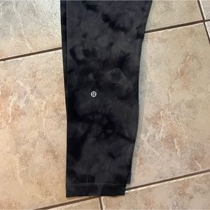 LULULEMON crop leggings